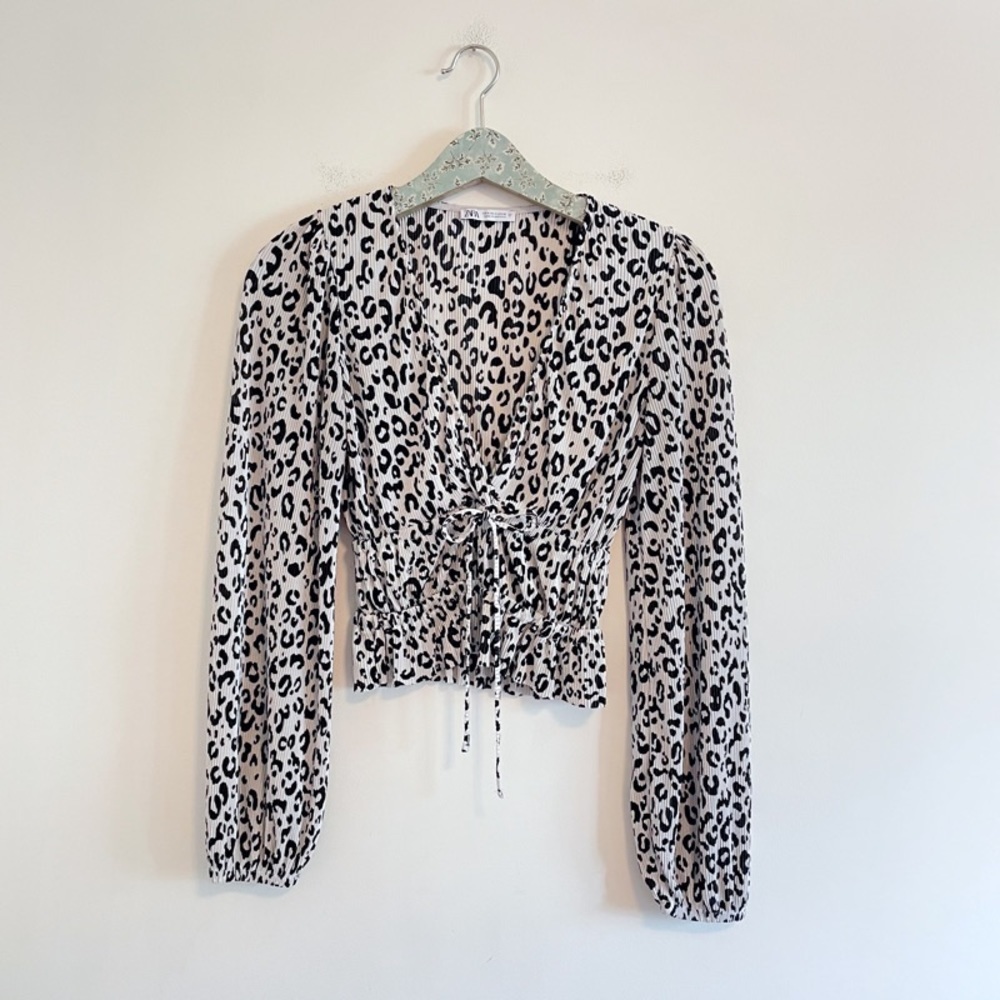 Zara White Leopard Print Crinkle Top